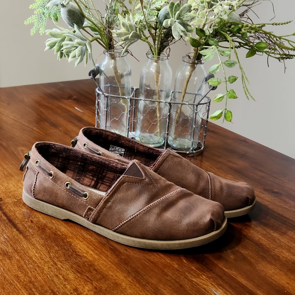 Sketchers Bobs Women's Chill Luxe Buttoned Up Slip On Brown EUC, 9, Memory Foam